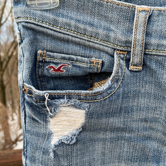 Light Wash Ripped Hollister Jeans - Picture 3 of 7